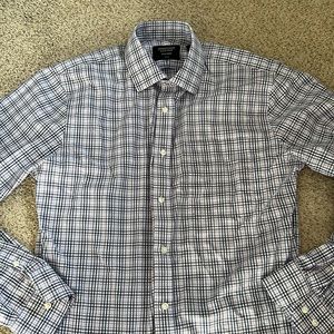 Nordstrom Men’s Shop Non-Iron Trim Fit, 15, 32-33.